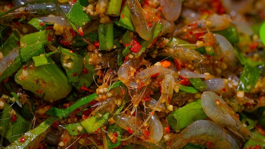 Salto de camarones - platos de Laos