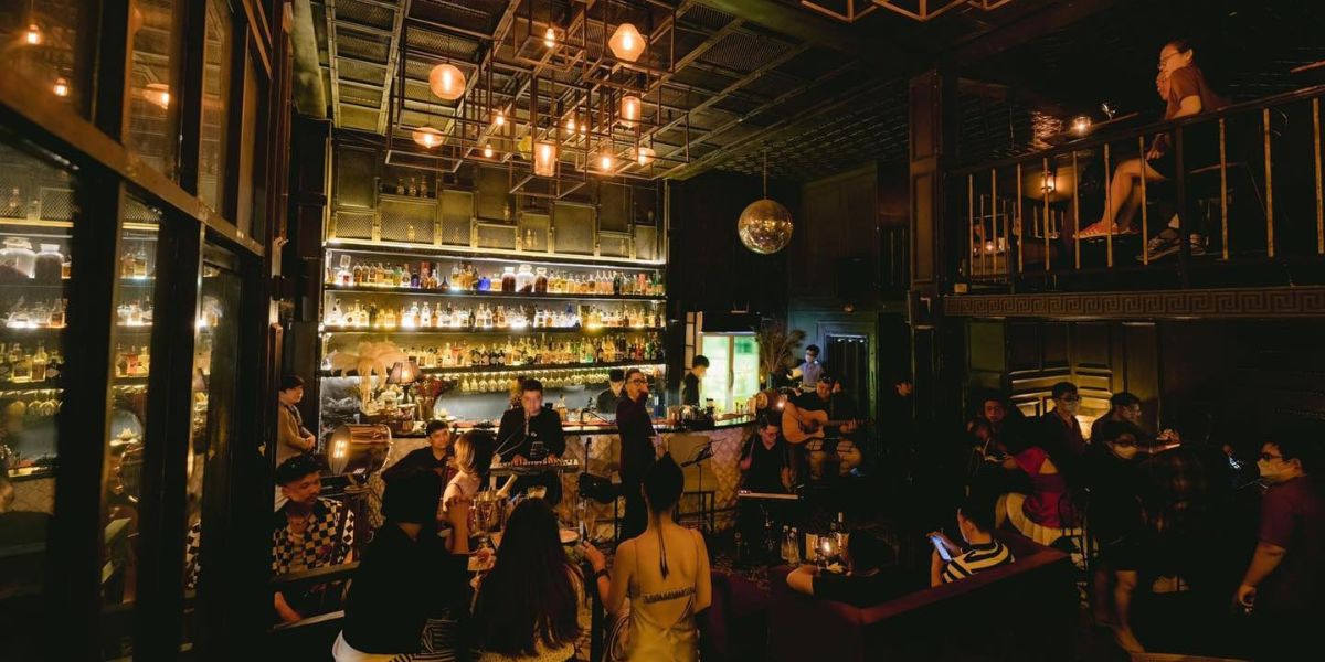 Bar Vietnam: Snuffbox Speakeasy