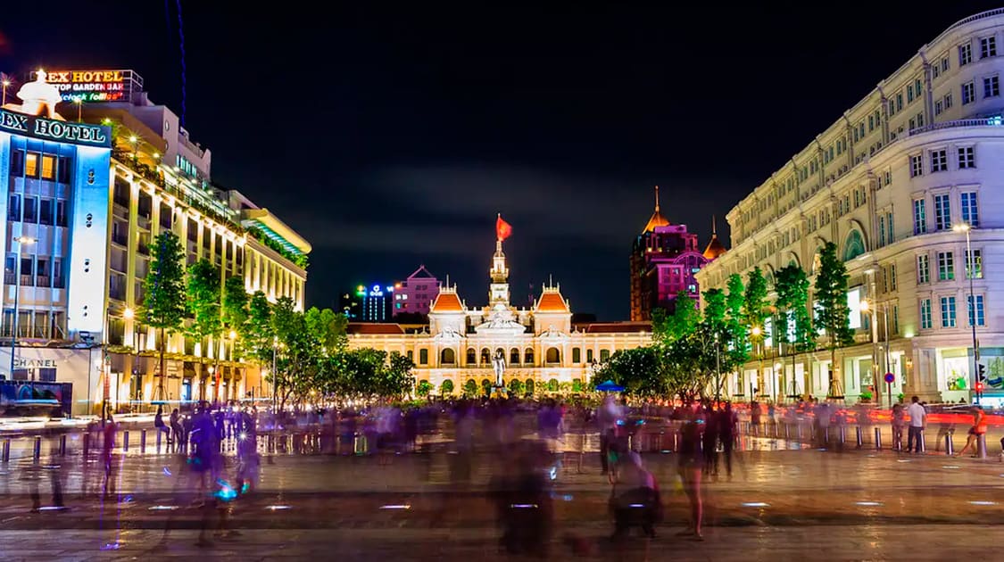 Calle peatonal Nguyen Hue en Saigon City Vietnam