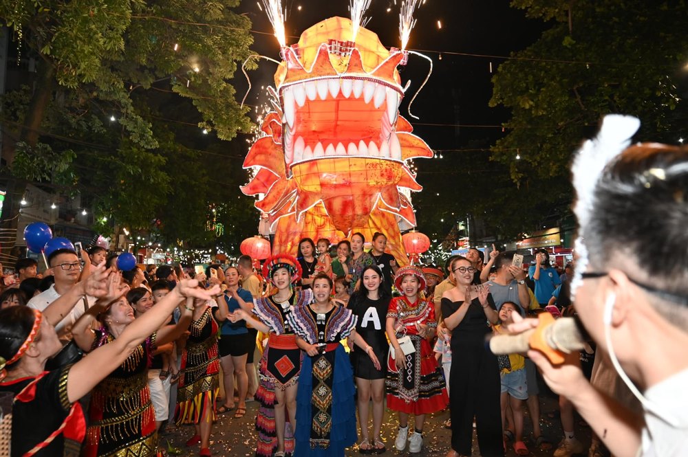 Festival del Medio Otoño en Tuyen Quang