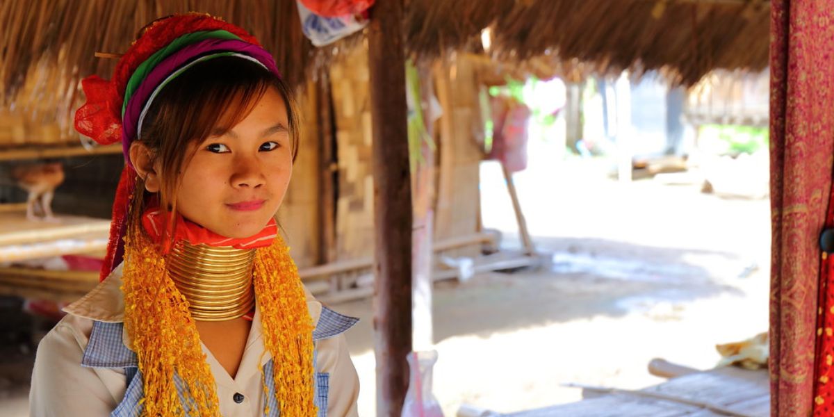 Mujeres jirafas de Tailandia: El collar distintivo