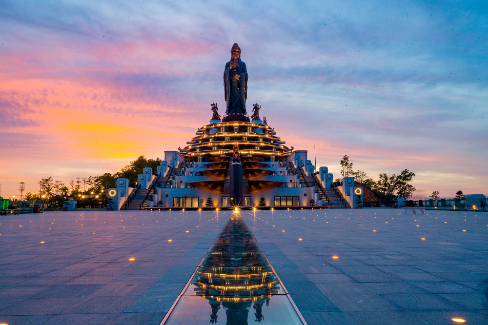 Pagoda Ba Den